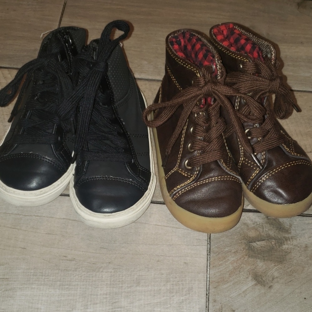 2 pairs of little boys Gap fall sneakers sz 7